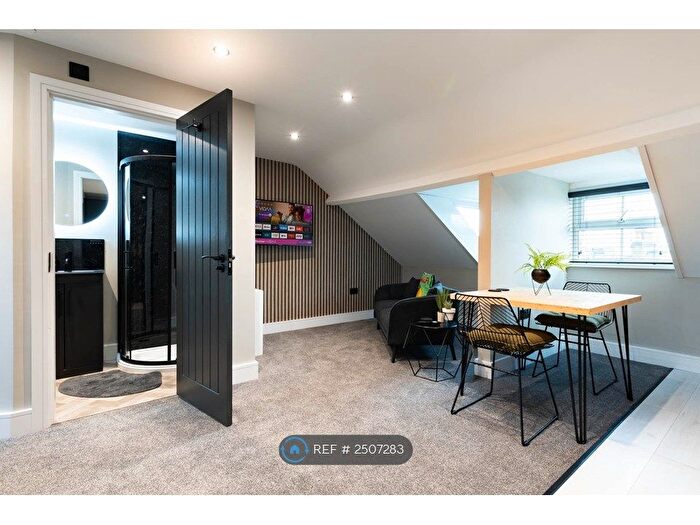 1 Bedroom Flat To Rent In Albemarle Crescent, Scarborough, YO11