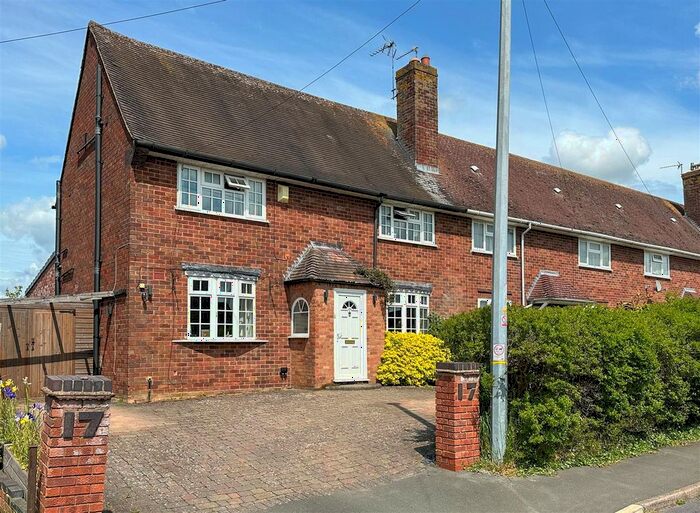 4 Bedroom Semi-Detached House For Sale In St. Nicholas Road, Radford Semele, Leamington Spa, CV31