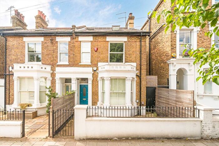3 Bedroom Flat For Sale In Fernlea Road, Balham, SW12