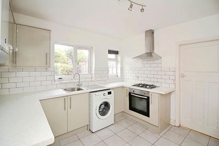 3 Bedroom Semi-Detached House For Sale In Kingston Avenue, Wigston, LE18