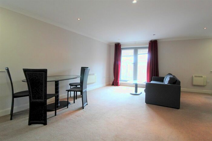 2 Bedroom Flat To Rent In Westgate, Wakefield, WF1