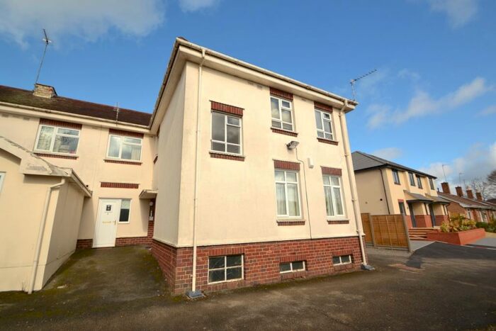 1 Bedroom Flat To Rent In Grosvenor Gardens, Kingsthorpe, Northampton, NN2