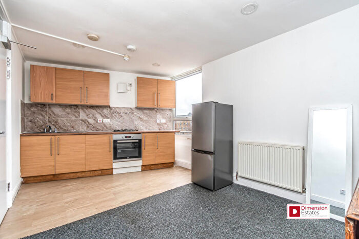3 Bedroom Flat To Rent In Wick Road, Homerton, Hackney, E9