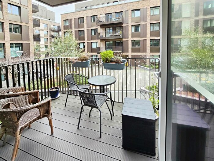 1 Bedroom Flat For Sale In Moulding Lane, London, SE14