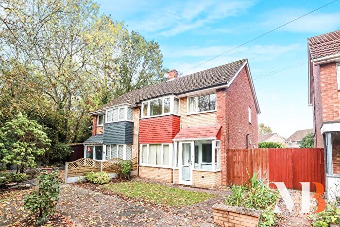 3 Bedroom Semi Detached House For Sale In West Ridge, Coventry, West Midlands, CV5