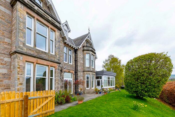 4 Bedroom Flat For Sale In Castlebeigh Park, Pitlochry, PH16