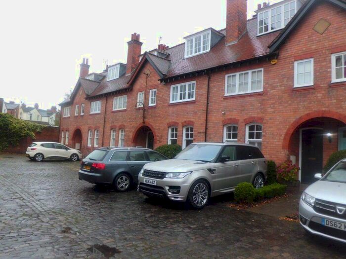 4 Bedroom House To Rent In The Old Fire Station, B17