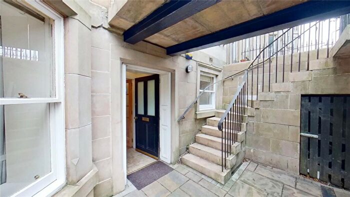 2 Bedroom Flat To Rent In Brunton Gardens, Montgomery Street, Edinburgh, EH7