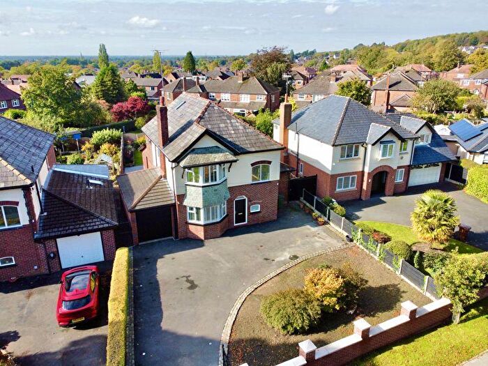 4 Bedroom Detached House For Sale In Birchvale Drive, Romiley, SK6