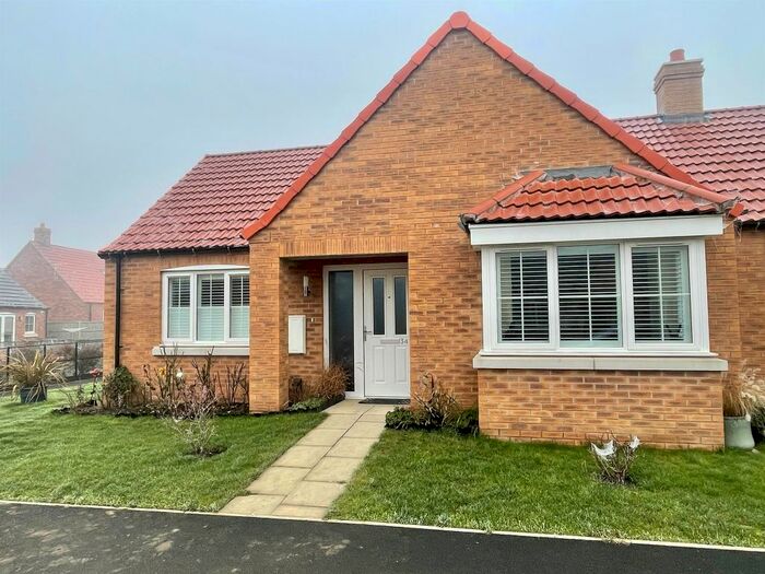 2 Bedroom Semi-Detached Bungalow For Sale In Meadow Walk, Saxilby, Lincoln, LN1