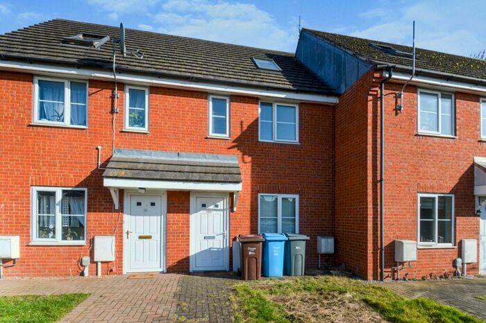 3 Bedroom Terraced House To Rent In Wormley Court, Riccal Close, HU6