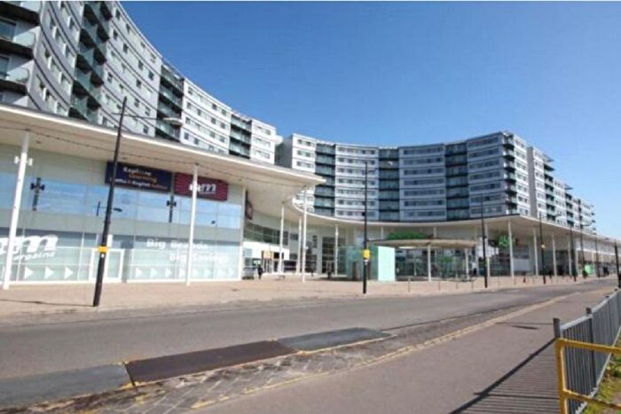 3 Bedroom Flat To Rent In Prince Regent Road, Hounslow, TW3