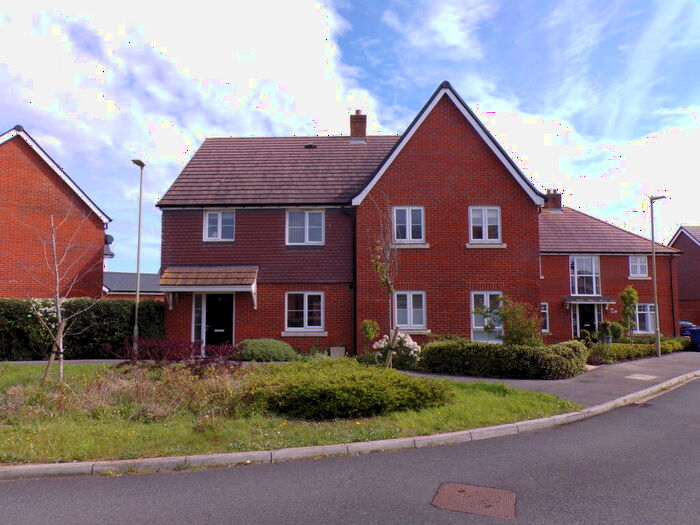 3 Bedroom House To Rent In Ringwood, BH24