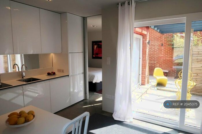 1 Bedroom Flat To Rent In Latchmere Road, London, SW11