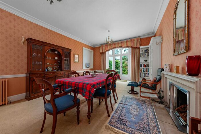 5 Bedroom Semi-Detached House For Sale In Clarendon Square, Leamington Spa, CV32