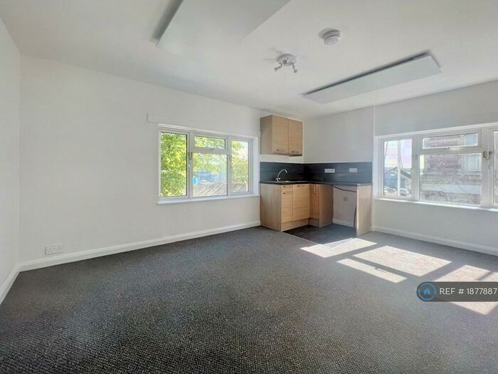 Studio To Rent In Gloucester Road, Avonmouth, Bristol, BS11