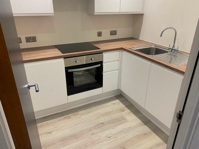 2 Bedroom Apartment To Rent In Cape Street, Bradford, West Yorkshire, BD1