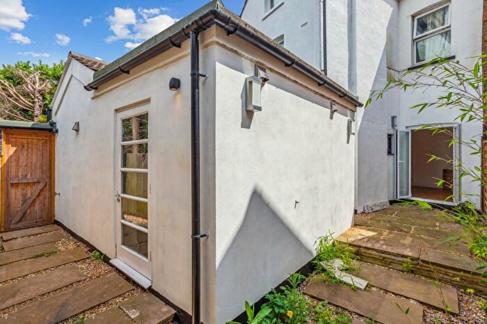 Flat To Rent In London Road, Ascot, Berkshire, SL5