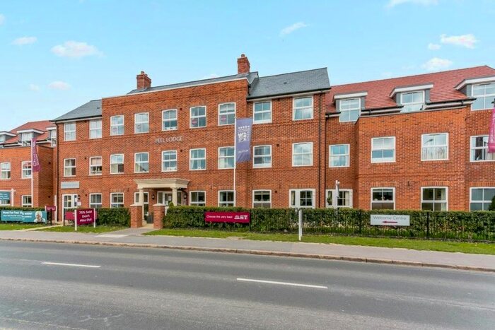 1 Bedroom Flat To Rent In Dean Street, Marlow, SL7