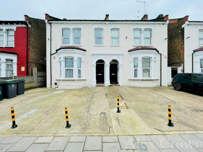 Studio To Rent In Alexandra Road, London N8