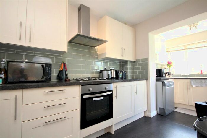 3 Bedroom Terraced House To Rent In Oakfields, Guildford, GU3