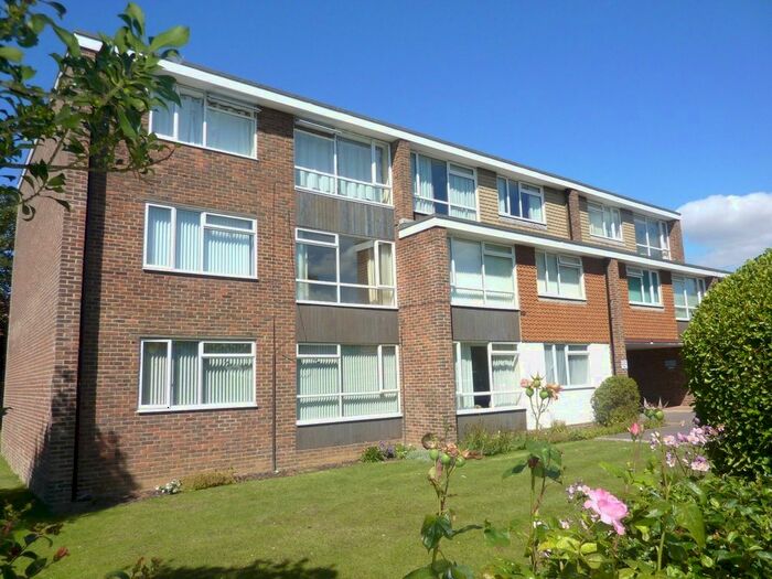 2 Bedroom Flat To Rent In Devonshire Lodge, Brooklyn Avenue, Worthing, West Sussex, BN11