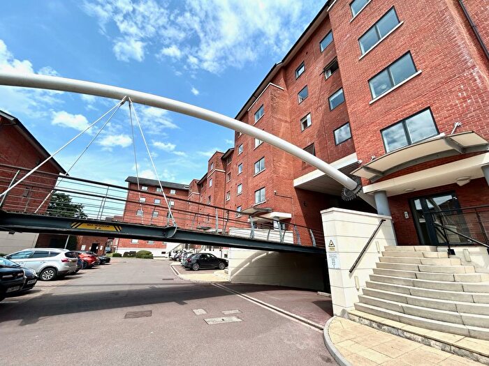 2 Bedroom Flat To Rent In Henke Court, Caerdydd, CF10