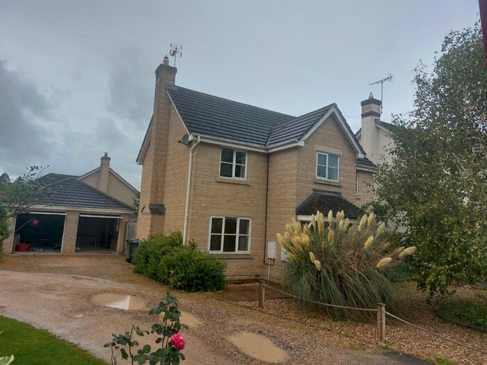 4 Bedroom Property To Rent In Meadowsweet Drive, Calne, SN11