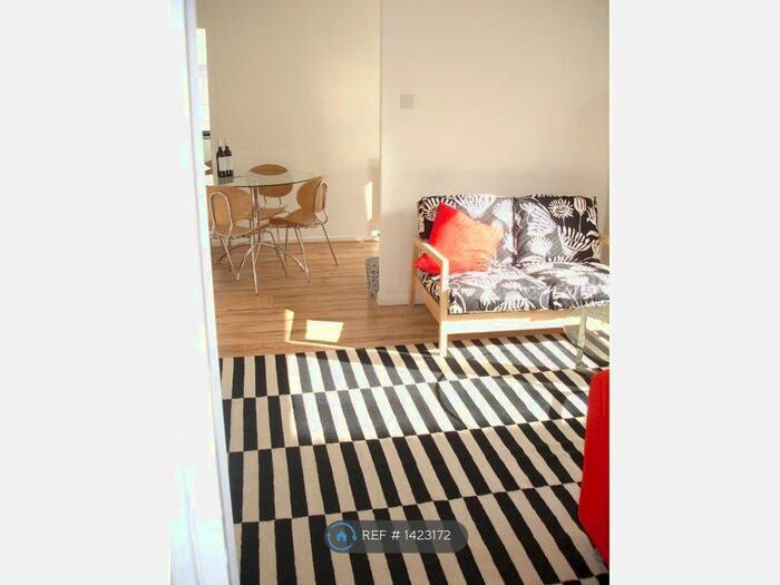 1 Bedroom Flat To Rent In Rothay, London, NW1