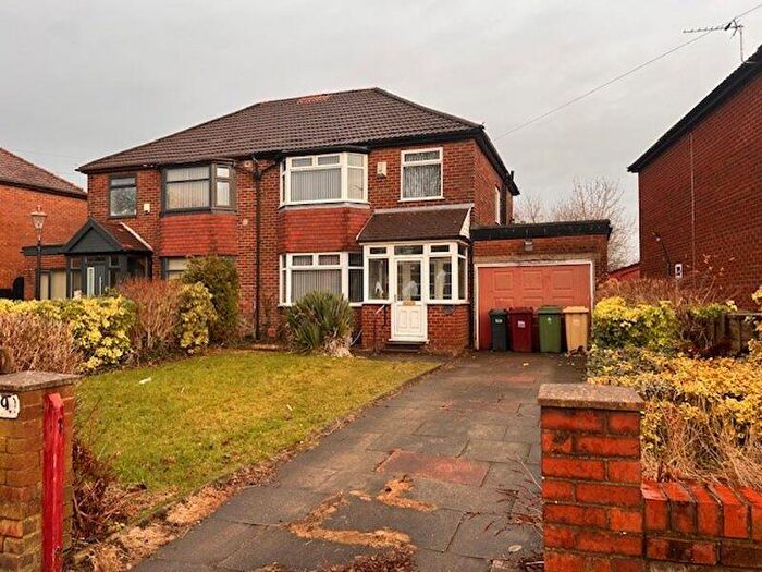 3 Bedroom Semi-Detached House To Rent In Radcliffe Road, Bolton, BL2