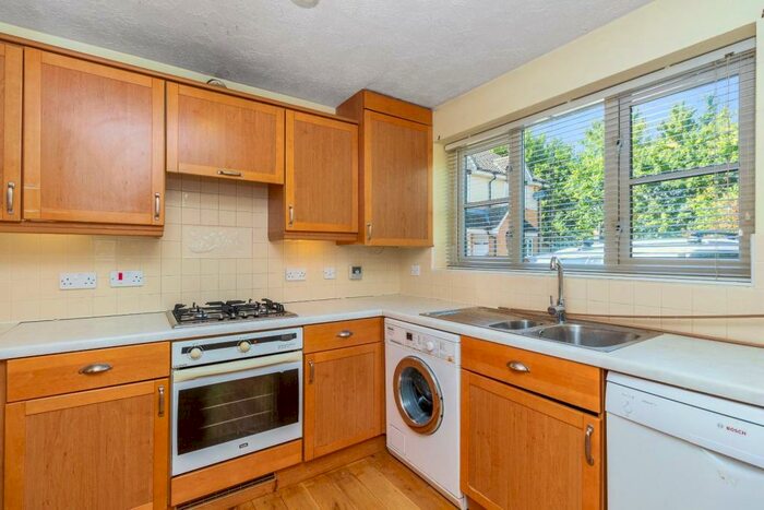 3 Bedroom House To Rent In Earls Lane, Cippenham, Slough, SL1