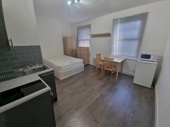 Studio To Rent In Benwell Road, Holloway, N7