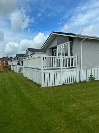 2 Bedroom Mobile/park Home For Sale In Park Ave, Yarwell Mill Country Park, PE8
