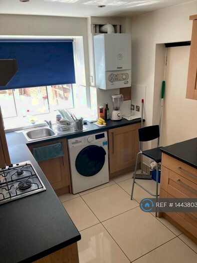 2 Bedroom Flat To Rent In The Woodlands, London, SE19