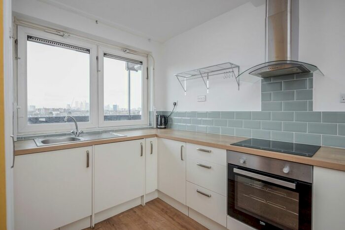 3 Bedroom Flat To Rent In Madron Street, Old Kent Road, SE17