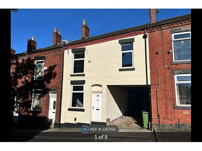3 Bedroom End Of Terrace House To Rent In Hill Street, Dukinfield, SK16