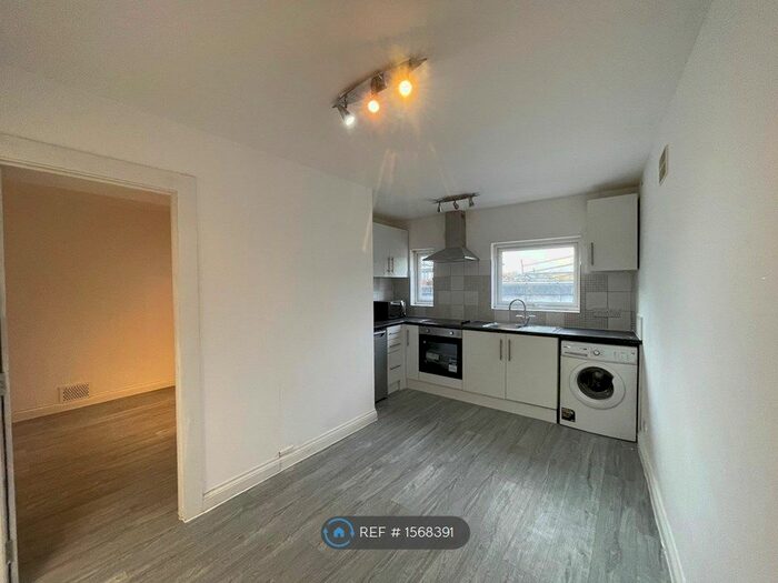 1 Bedroom Flat To Rent In North Circular Road, London, NW2