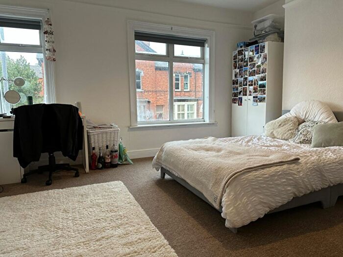 6 Bedroom Terraced House To Rent In West Parade - Bed, LN1