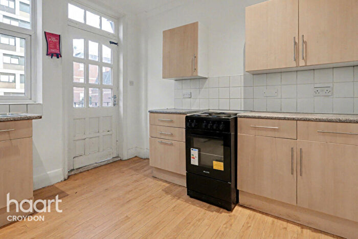 3 Bedroom Flat To Rent In High Street, Croydon, CR0