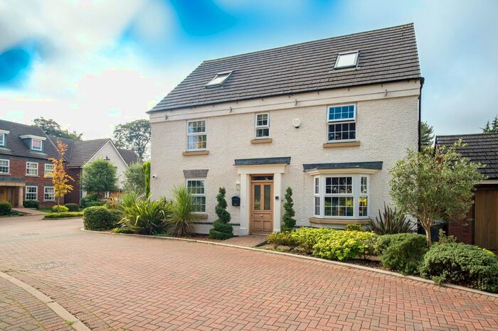 5 Bedroom Detached House To Rent In Great Hall Grove, Penn, Wolverhampton, WV4