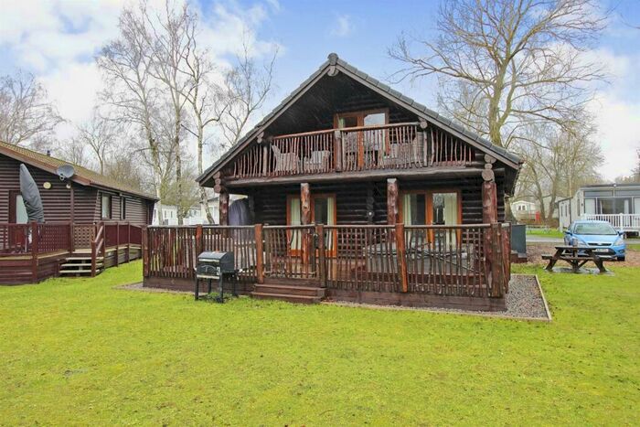 3 Bedroom Lodge For Sale In Sleaford Road, Tattershall, Lincoln, LN4