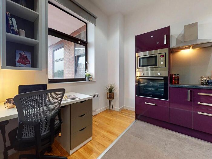 Apartment To Rent In Apt, Q Two Residence #, LS1