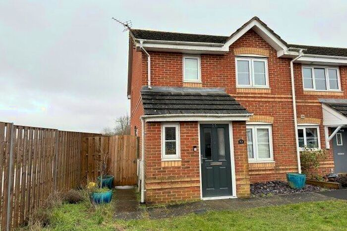4 Bedroom End Of Terrace House To Rent In Broadmere Road, Basingstoke, RG22