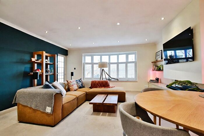 1 Bedroom Flat For Sale In Pownall Court, Wilmslow, Cheshire, SK9