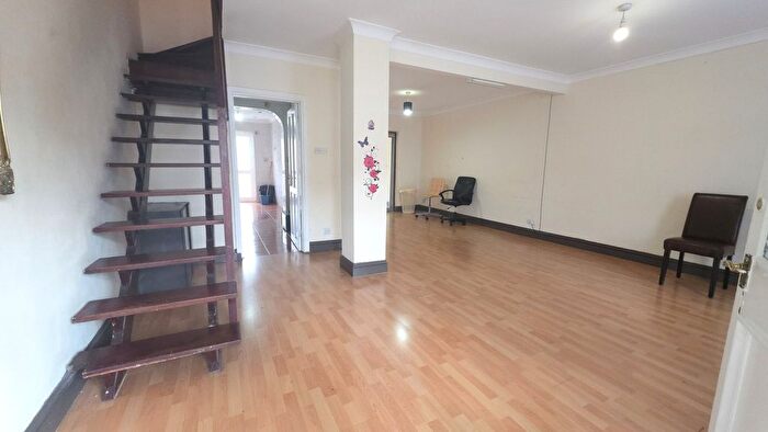 3 Bedroom Terraced House To Rent In Yoxley Drive, Ilford, IG2