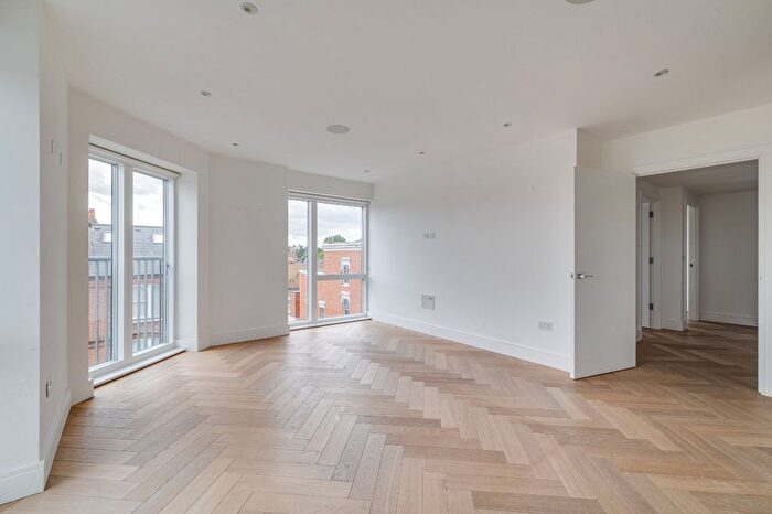 2 Bedroom Flat For Sale In London House, New Kings Road, SW6