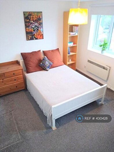 1 Bedroom Flat To Rent In Armoury Road, London, SE8