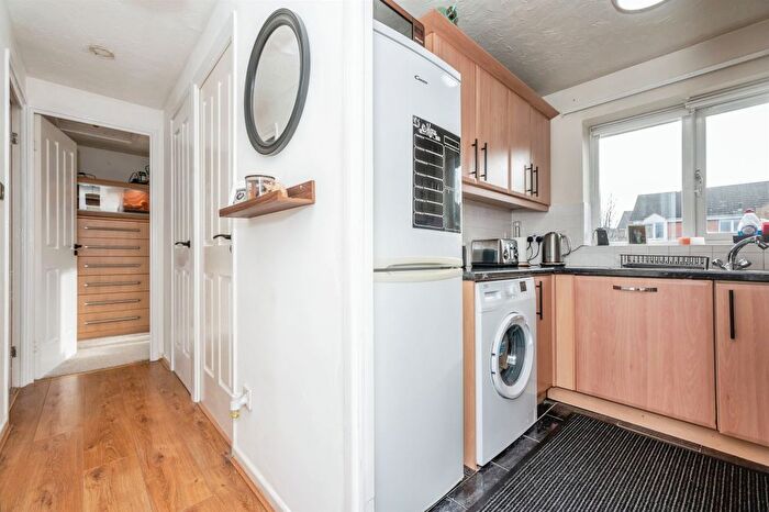 2 Bedroom Flat For Sale In Caravel Close, Chafford Hundred, Grays, RM16