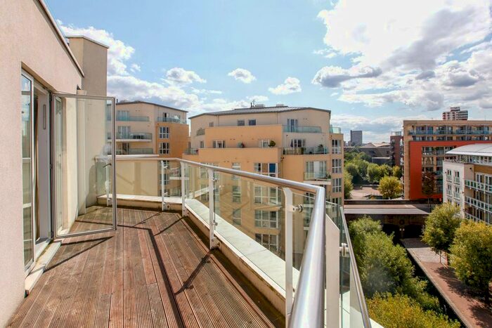 2 Bedroom Flat To Rent In Water Gardens Square, Canada Water, London, SE16