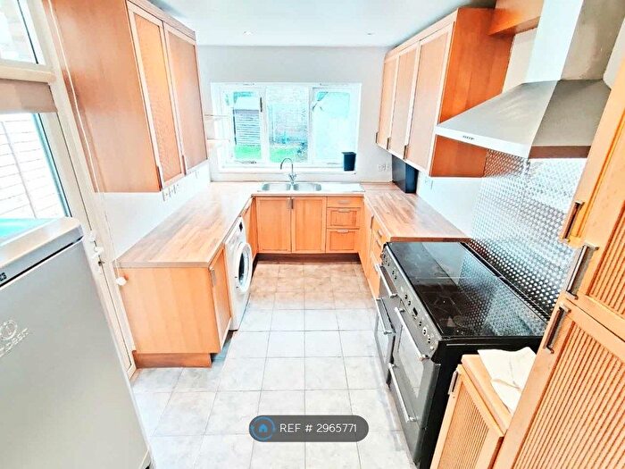 3 Bedroom Semi-detached House To Rent In Beresford Road, New Malden, KT3
